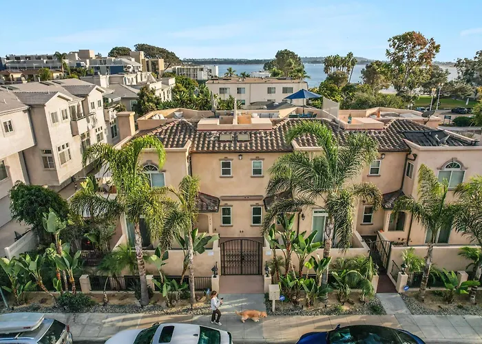 Bay View Dream - Steps To Bay, Rooftop Patio & Ac