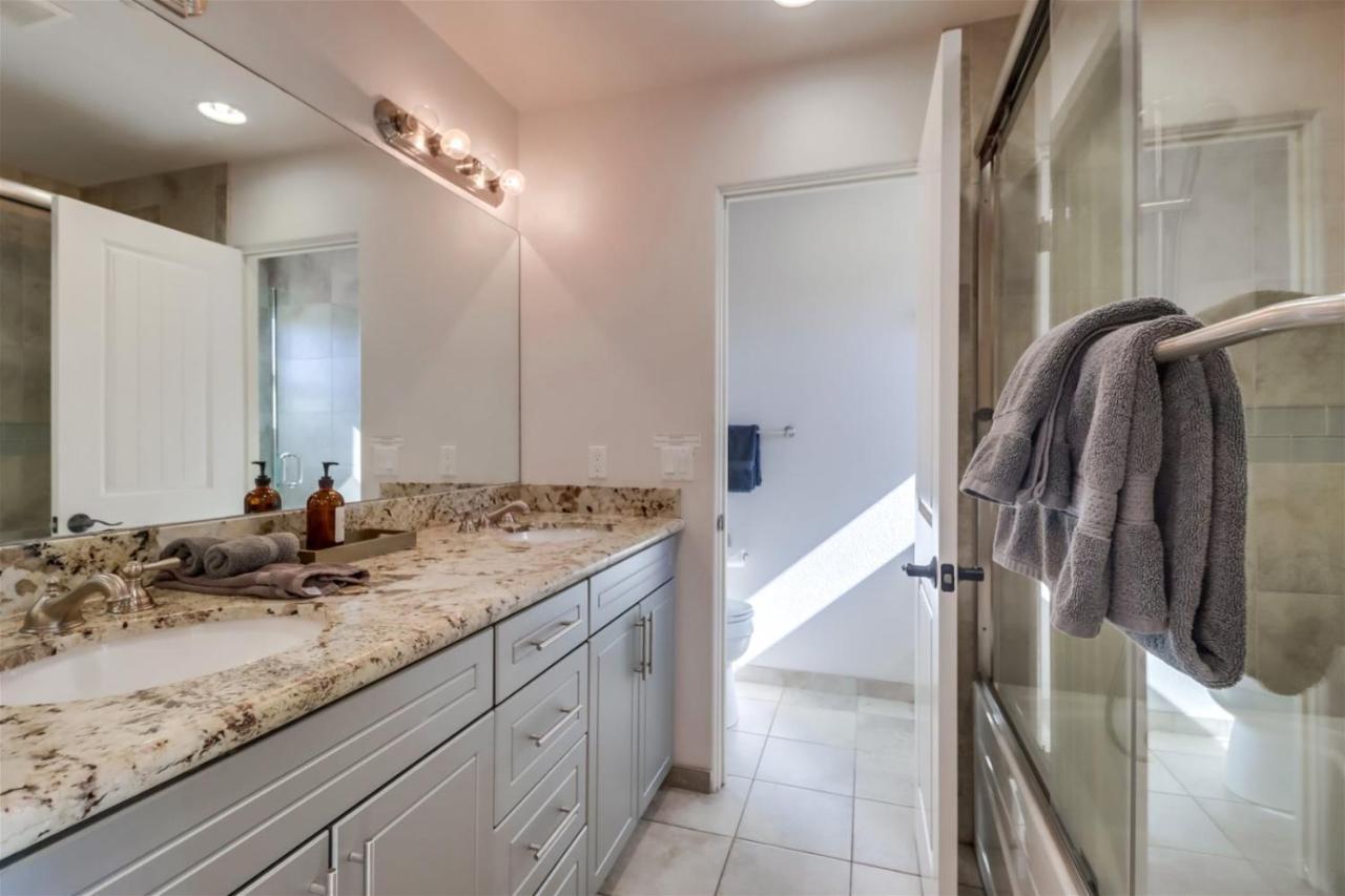 Holiday home Bay View Dream - Steps To Bay, Rooftop Patio & Ac *