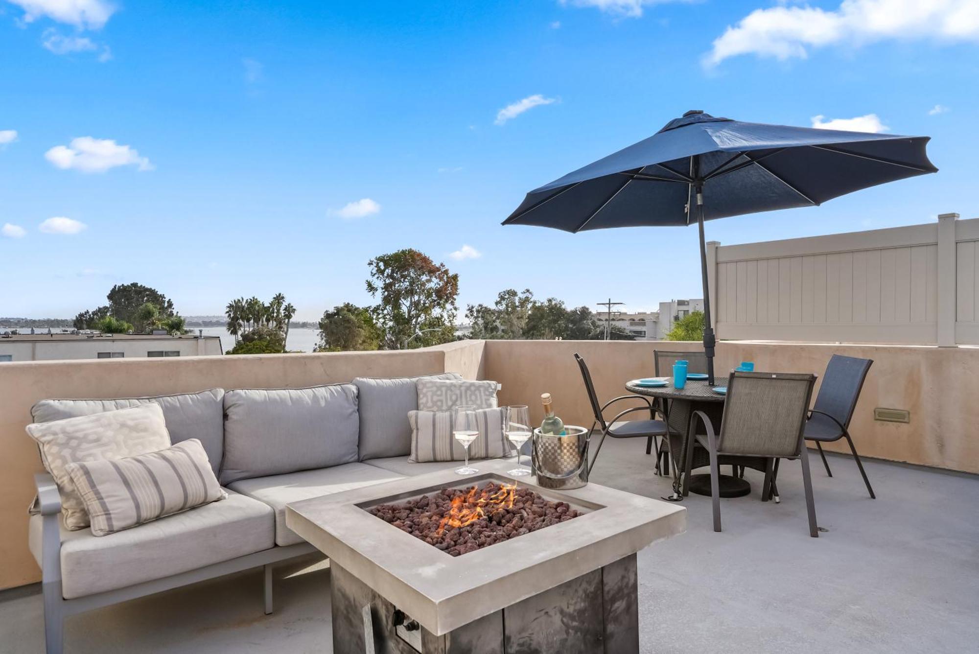 Bay View Dream - Steps To Bay, Rooftop Patio & Ac San Diego