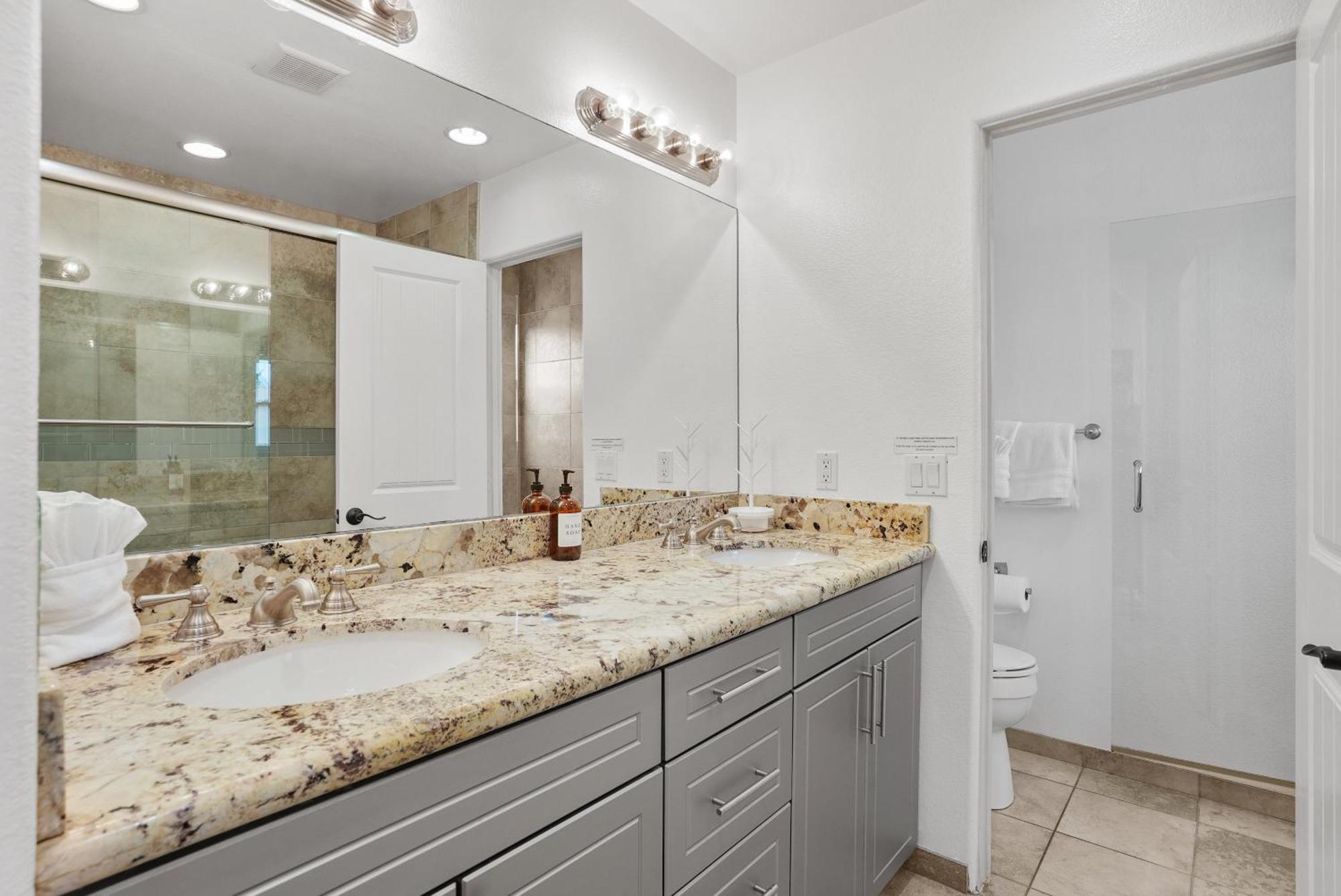 Holiday home Bay View Dream - Steps To Bay, Rooftop Patio & Ac